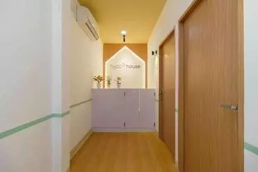 Hotel Reddoorz @ Taman Royal Tangerang