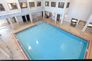 Coast Grimshaw Hotel & Suites