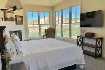 Annie S Place Bed & Breakfast