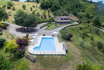 Aamiaismajoitus (B&B) Greenwood Luxury Home