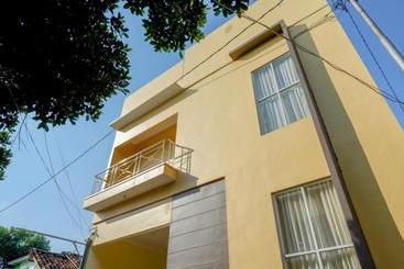 Hotel Koolkost Syariah Near Transmart Banyumanik Semarang