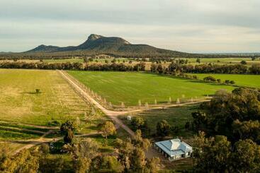 Hotel Avalon Farm Stay