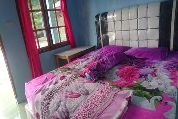 בית מלון כפרי Penginapan Rindu Alam Soala Gogo