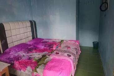ホテル Penginapan Rindu Alam Soala Gogo