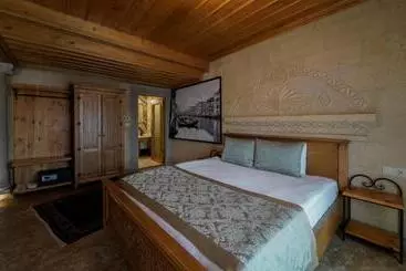 Hotel Cratus Stone Palace