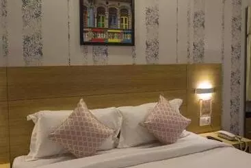 Hotel The Solitaire Express