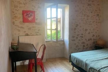 مبيت وإفطار La Magnanerie De Dions