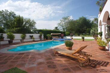 Hotel La Casona De Los Colibríes