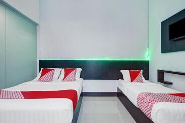 בית מלון כפרי Oyo 90419 Azzahra Homestay Syariah