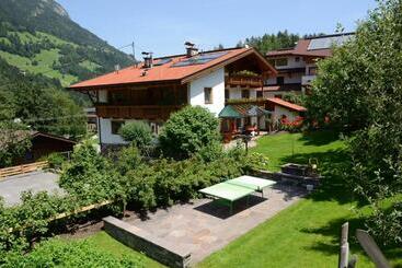 تختخواب و صبحانه Gästehaus Troppmair