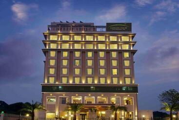 Goldfinch Hotel Delhi Ncr