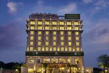 Goldfinch Hotel Delhi Ncr