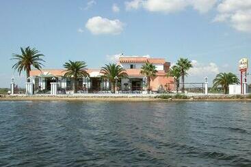 בית מלון כפרי L Anicre