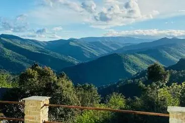 Aamiaismajoitus (B&B) Maison Lgbt Des Monts Bleus