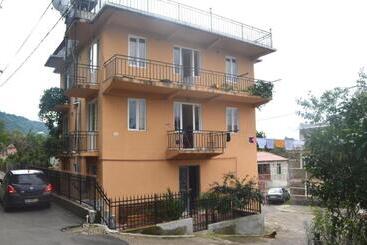 پانسیون Guest House Polaris