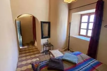 簡易ホテル Auberge Famille Benmoro