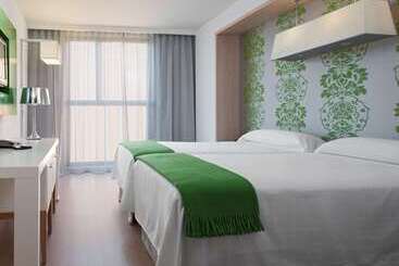 Doubletree By Hilton Hotel Girona