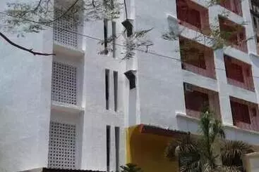 فندق Airport Annex