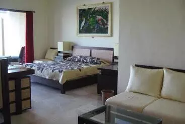 Green Field Hotel And Restaurant