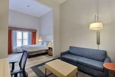 Holiday Inn Express Hotel & Suites Milwaukee Airport, An Ihg