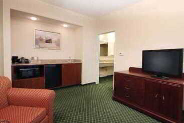 Отель Courtyard By Marriott Roseville Galleria Mall/creekside Ridge Drive