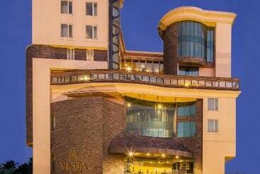 فندق Vesta International