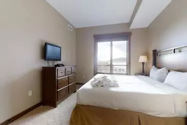 Hotel Trailhead Lodge 4100