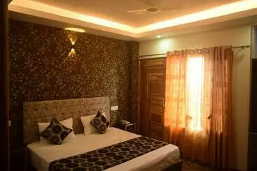 Pension Baakhli Guest House And Restaurant