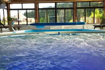 Hotel любокрай готельно відпочинковий комплекс