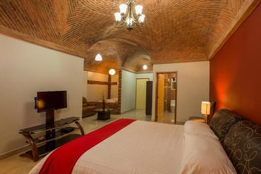 Atotonilco Hotel & Club