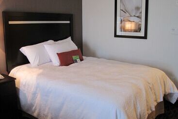 호텔 Hampton Inn By Hilton Fort Saskatchewan