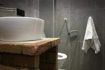 تختخواب و صبحانه Konjelazia   Tourism & Design