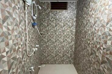 پانسیون Leisure Inn Guest House