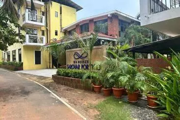 Resort Sea Breeze Sarovar Portico Varca Goa