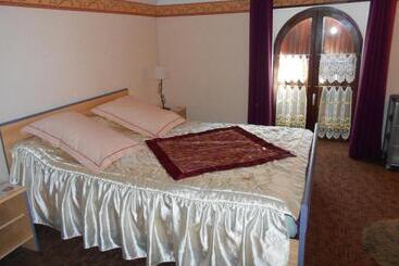 مبيت وإفطار Chambres D Hôtes Domaine D Augy