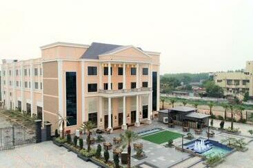 בית מלון כפרי Shreejee Vilas