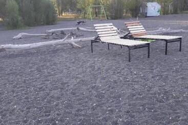 Hotel Today , Խաղաղության լողափ