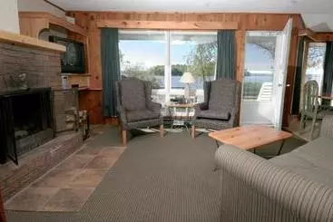 Elmhirst's Resort