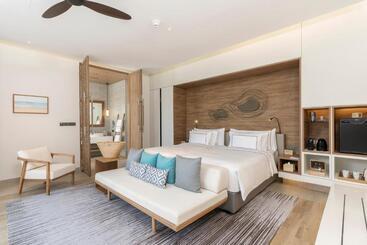 בית מלון כפרי Melia Phuket Mai Khao