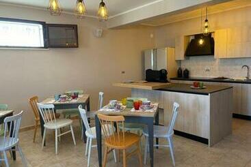 ペンション Albamaris Guest House