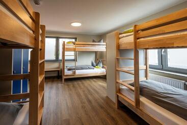 アパートホテル Elly Hostel