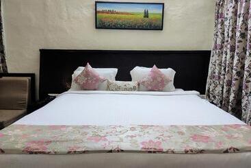 호텔 Chira Meadows Ecoresort, Dapoli