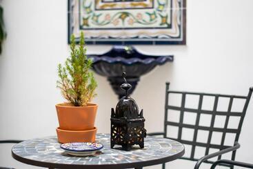 هتل Triana Luxury Home