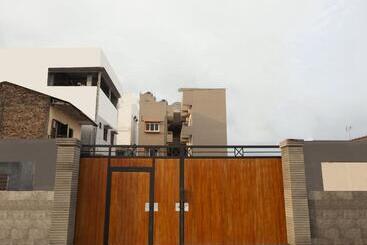 Hotel Dinda Residence By Oyo Rooms