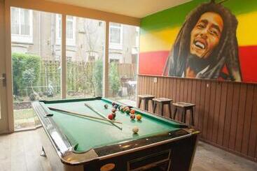 ユースホステル The Flying Pig Uptown