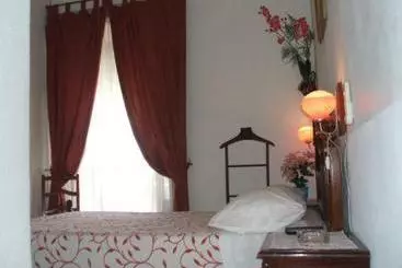 مسافرخانه Residencial Dandy