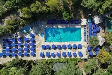 Bungalouri Hostel & Glamping Santa Fortunata