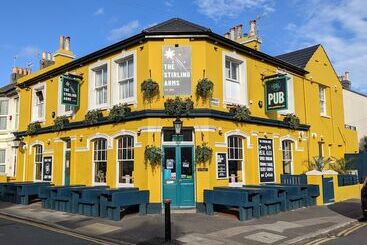 هاستل The Stirling Arms Pub & Rooms