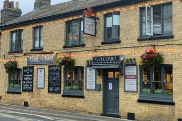 هتل The High Flyer