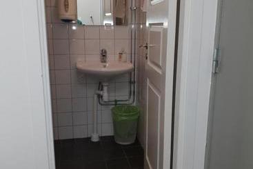 تختخواب و صبحانه 3 Star Hostel